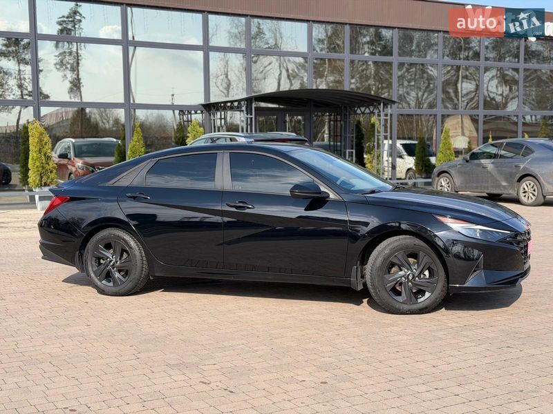 Седан Hyundai Elantra 2022 в Луцке