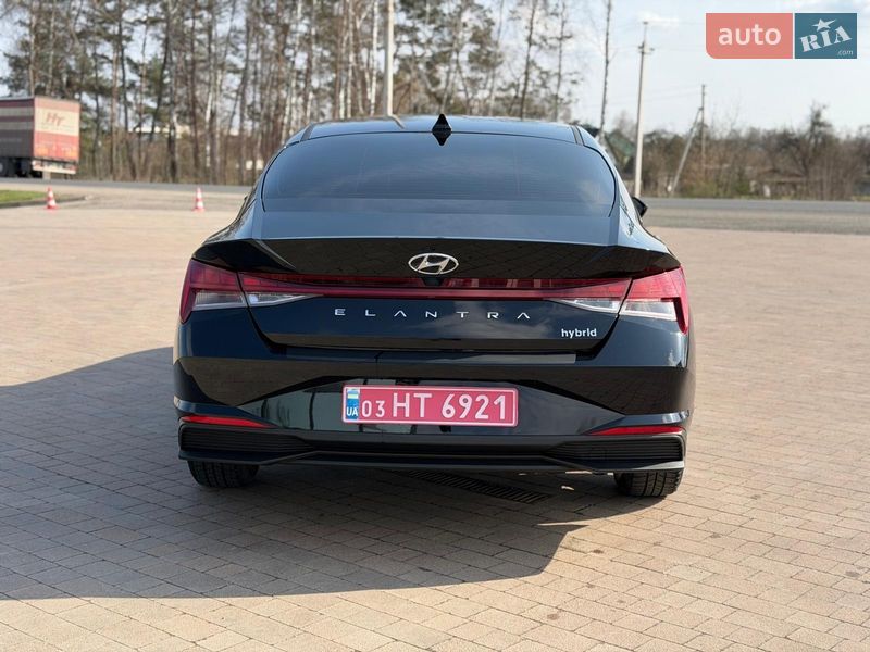 Седан Hyundai Elantra 2022 в Луцке