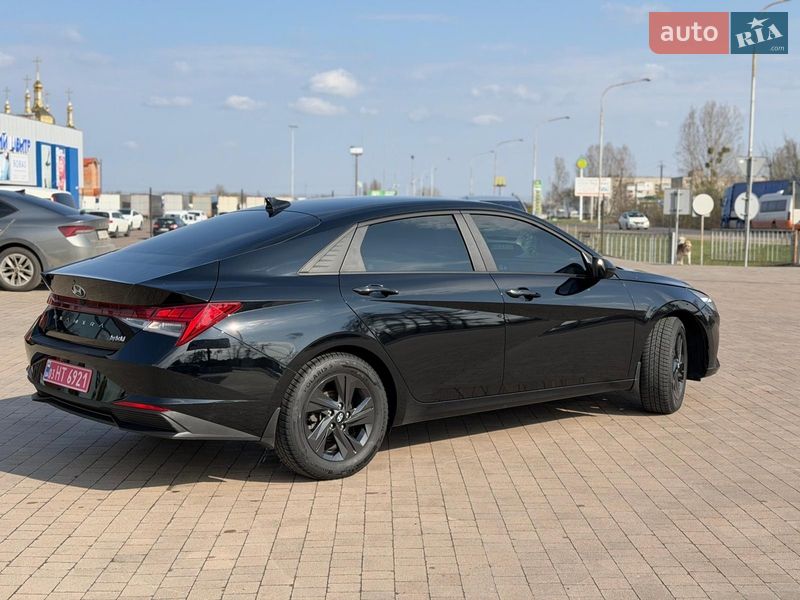 Седан Hyundai Elantra 2022 в Луцке