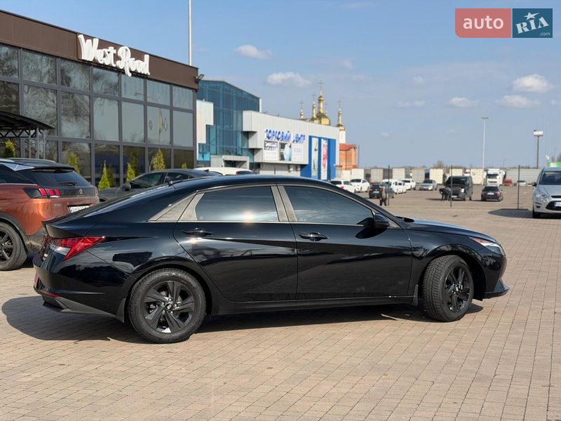 Седан Hyundai Elantra 2022 в Луцке