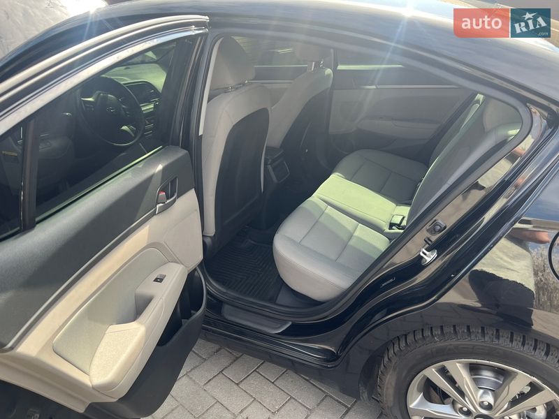 Седан Hyundai Elantra 2017 в Запорожье