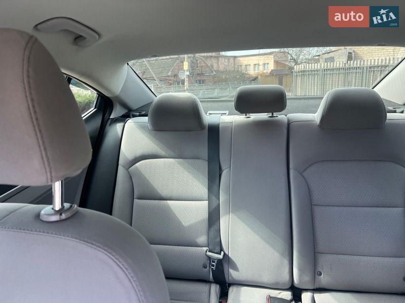 Седан Hyundai Elantra 2017 в Запорожье