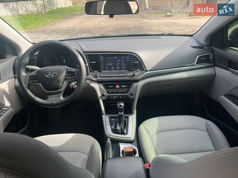 Седан Hyundai Elantra 2017 в Запорожье