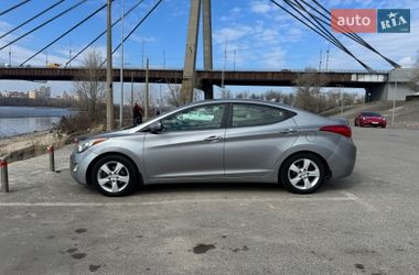 Седан Hyundai Elantra 2012 в Киеве