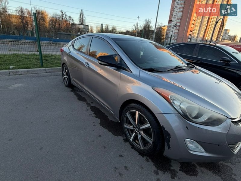 Седан Hyundai Elantra 2011 в Киеве
