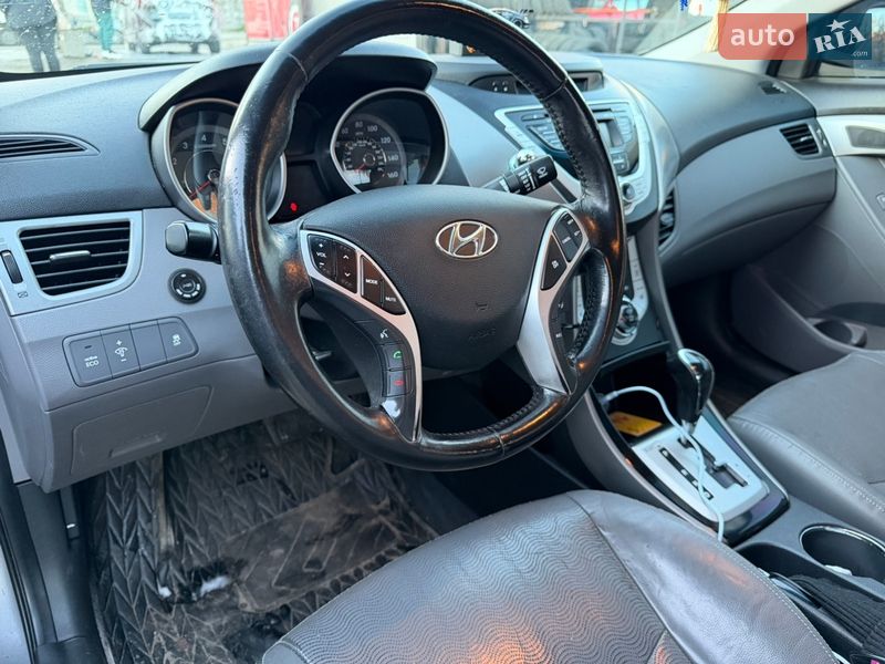 Седан Hyundai Elantra 2011 в Киеве