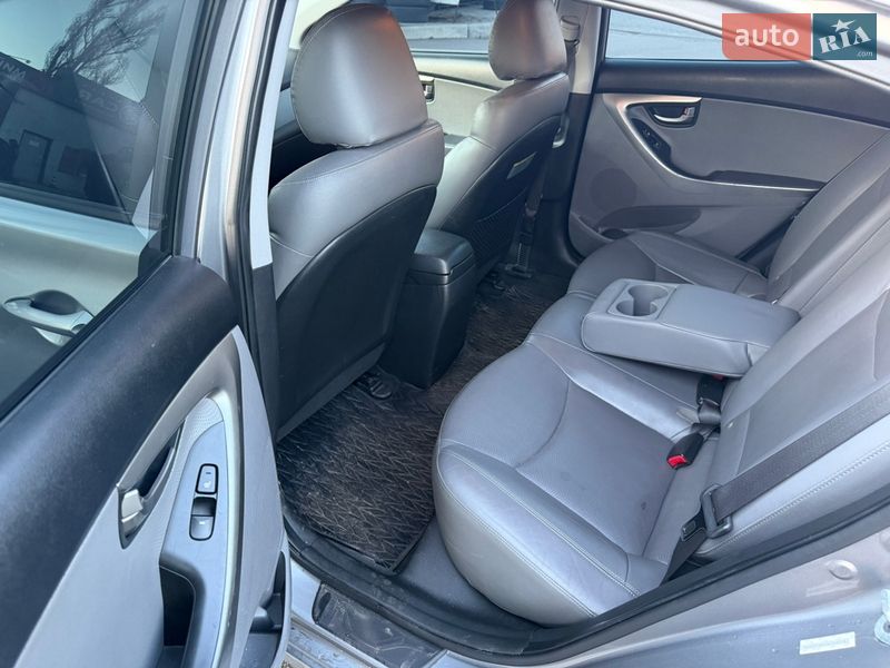Седан Hyundai Elantra 2011 в Киеве