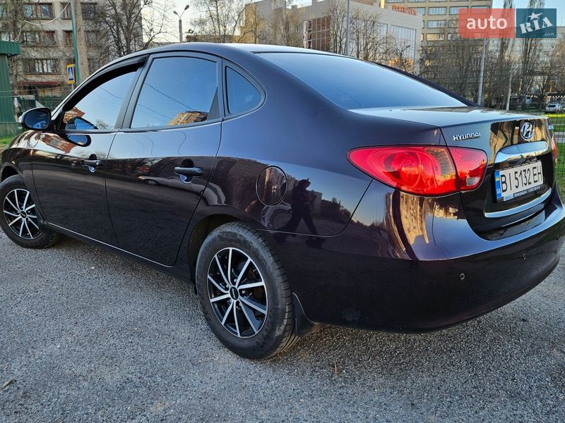 Седан Hyundai Elantra 2010 в Харькове