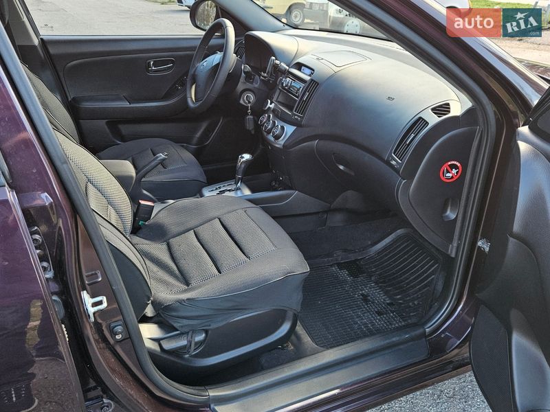 Седан Hyundai Elantra 2010 в Харькове