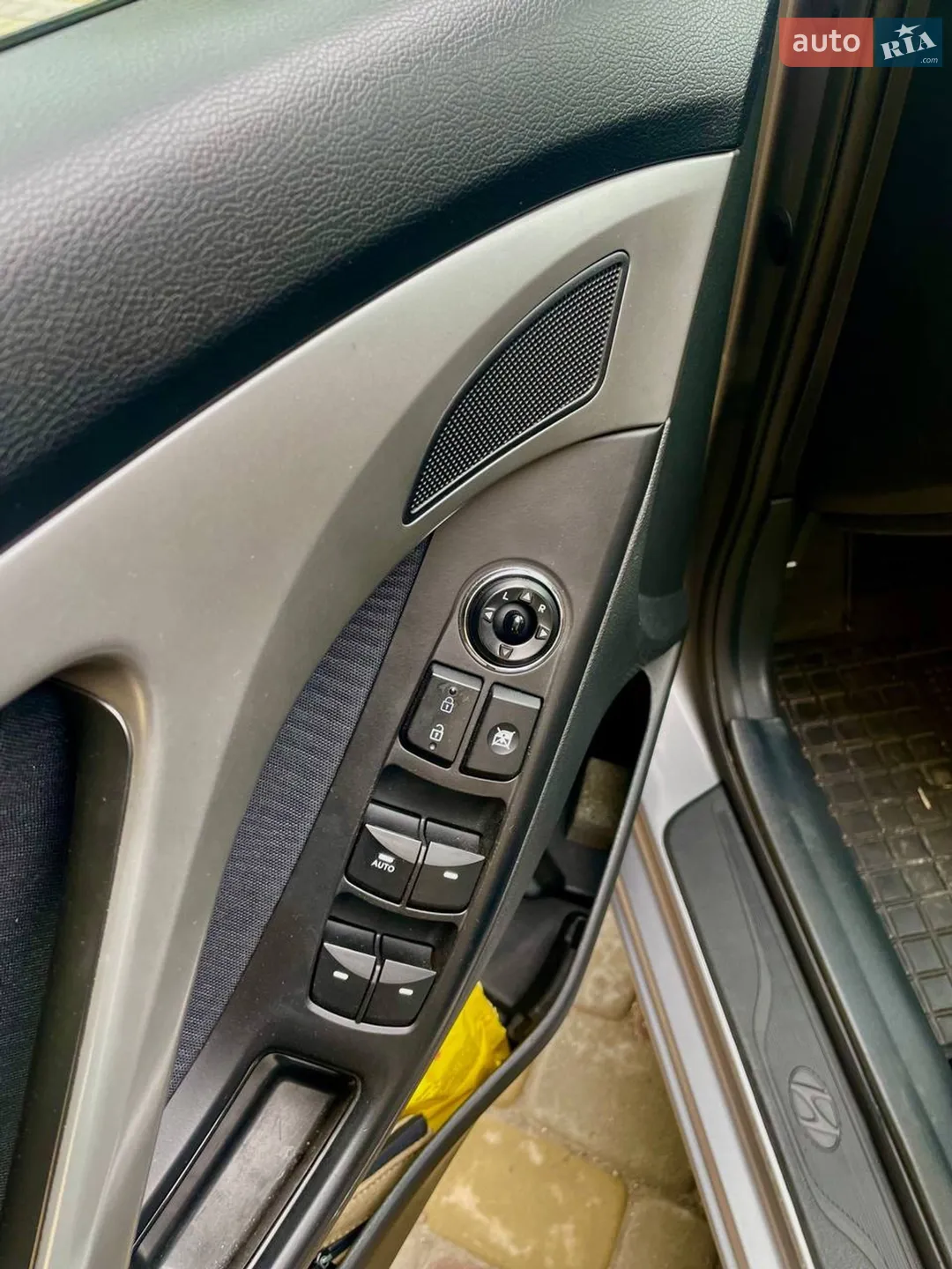 2012 Hyundai Elantra - мініатюра 7