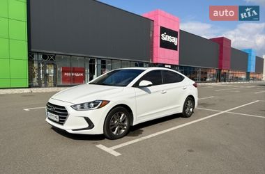 Седан Hyundai Elantra 2017 в Киеве