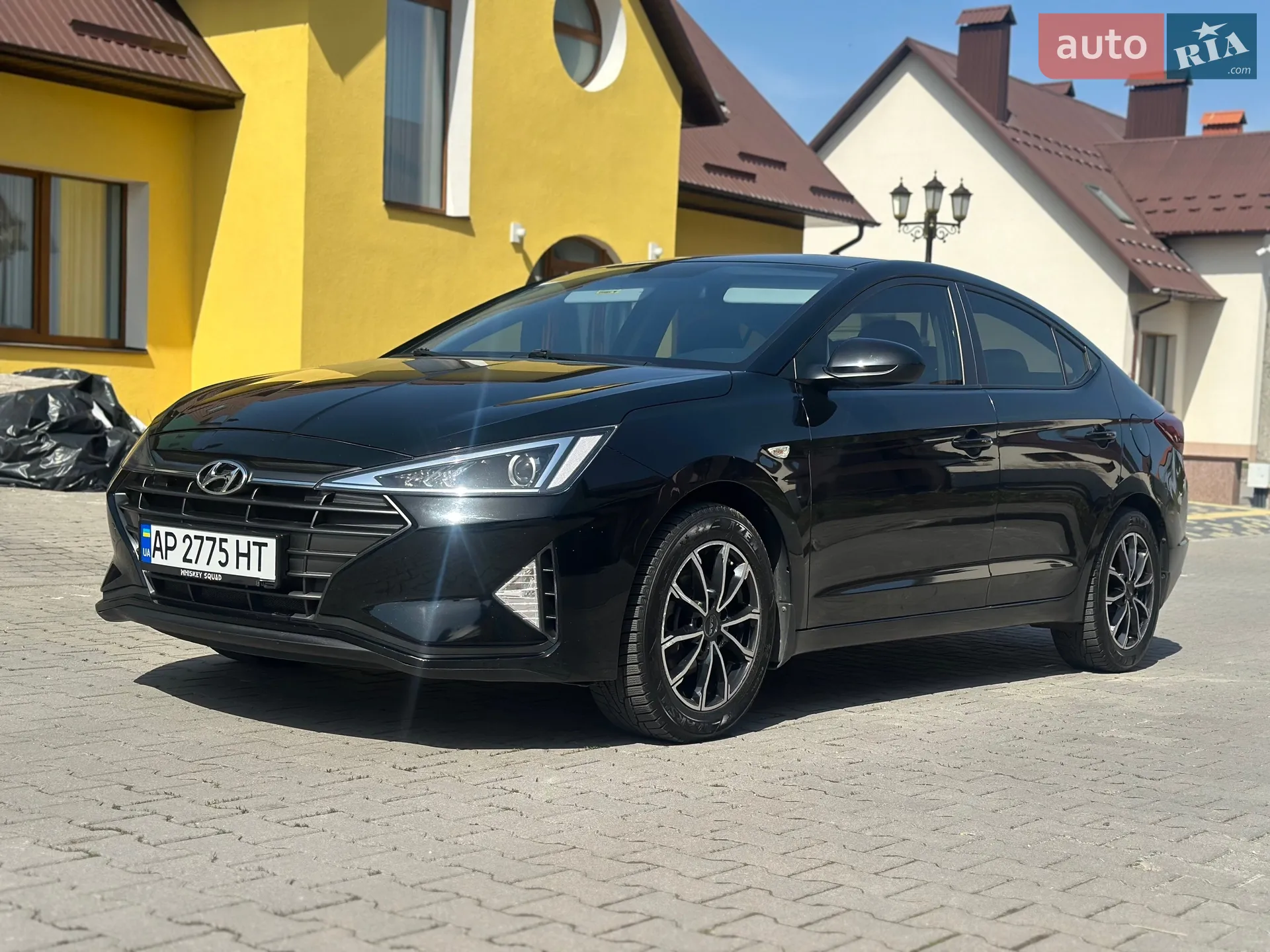 2019 Hyundai Elantra - фото 1