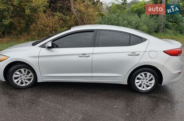 Седан Hyundai Elantra 2018 в Киеве