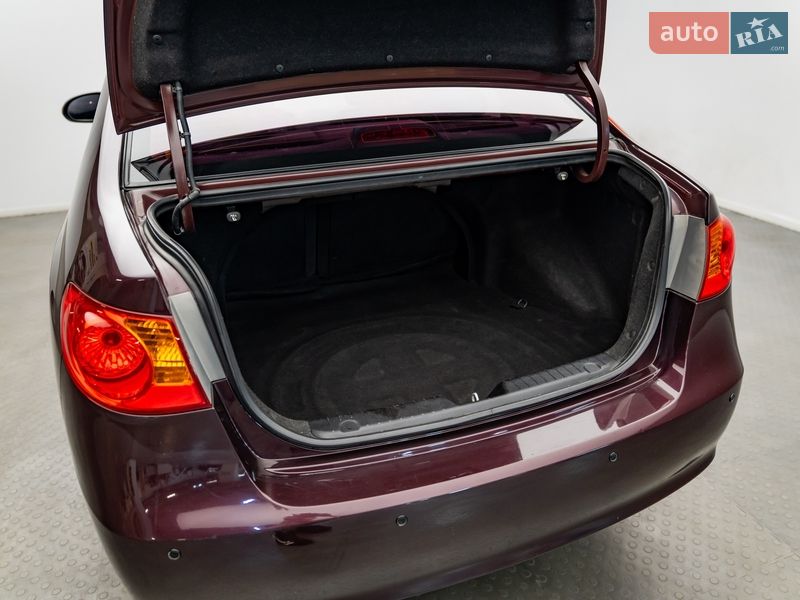 Седан Hyundai Elantra 2011 в Киеве