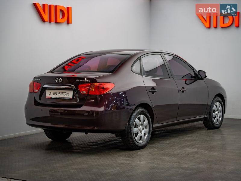 Седан Hyundai Elantra 2011 в Киеве