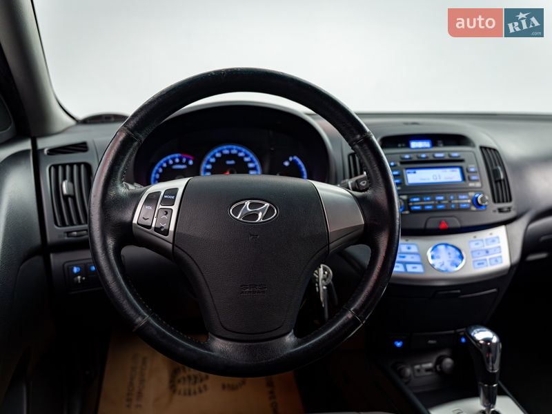 Седан Hyundai Elantra 2011 в Киеве