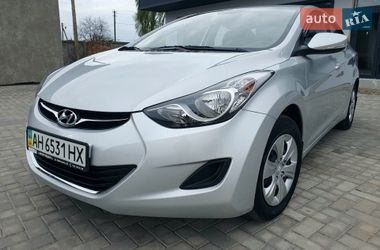 Седан Hyundai Elantra 2012 в Попільні