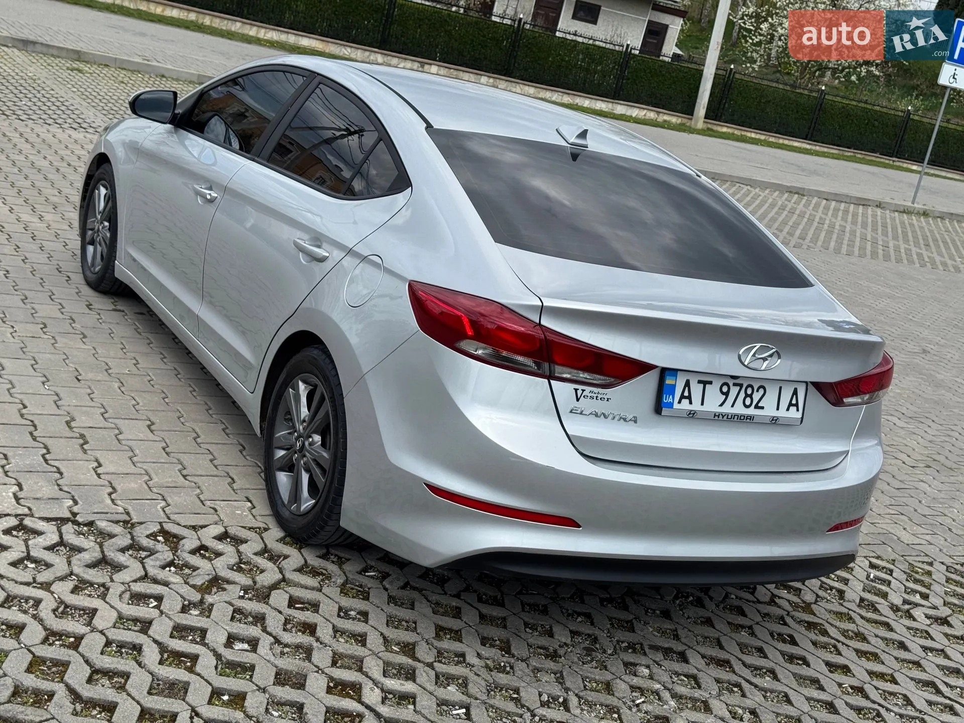 2018 Hyundai Elantra - мініатюра 24