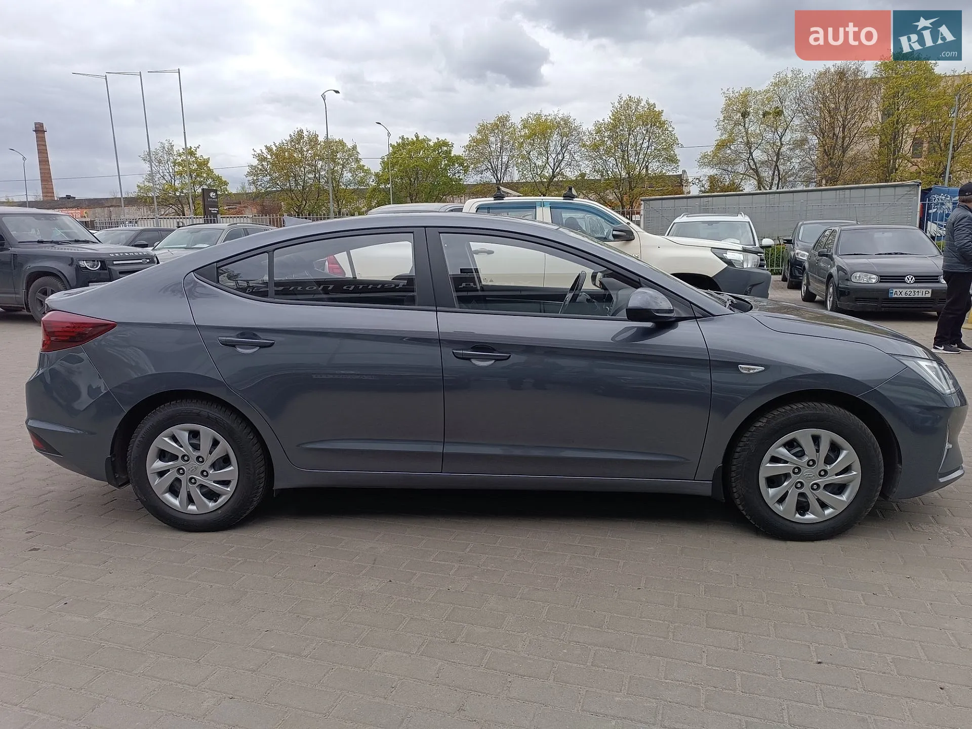 2019 Hyundai Elantra - мініатюра 16