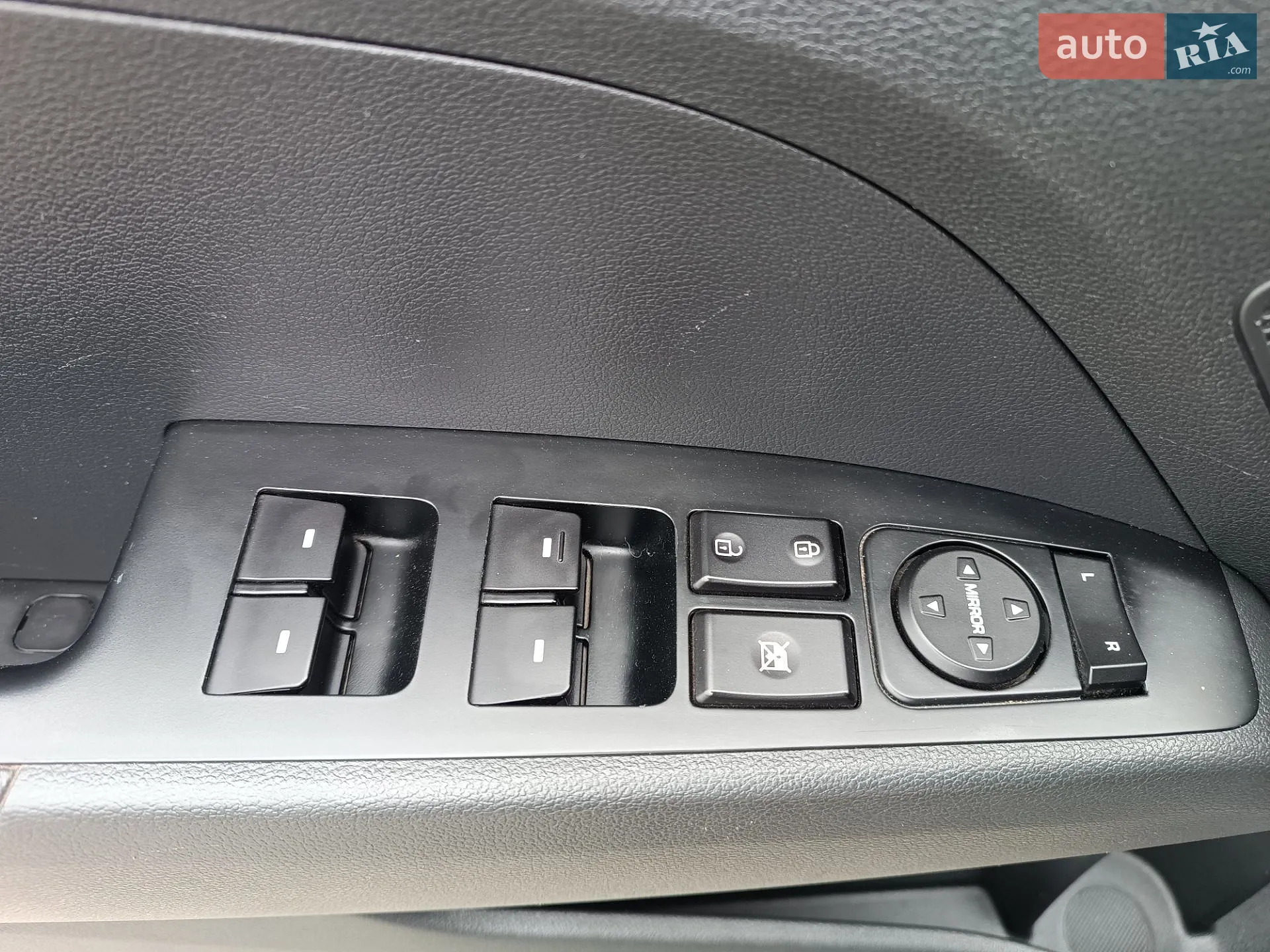 2019 Hyundai Elantra - мініатюра 23