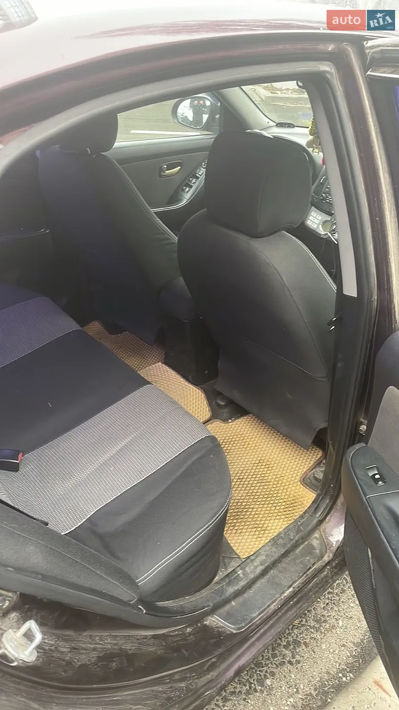 2011 Hyundai Elantra - мініатюра 7