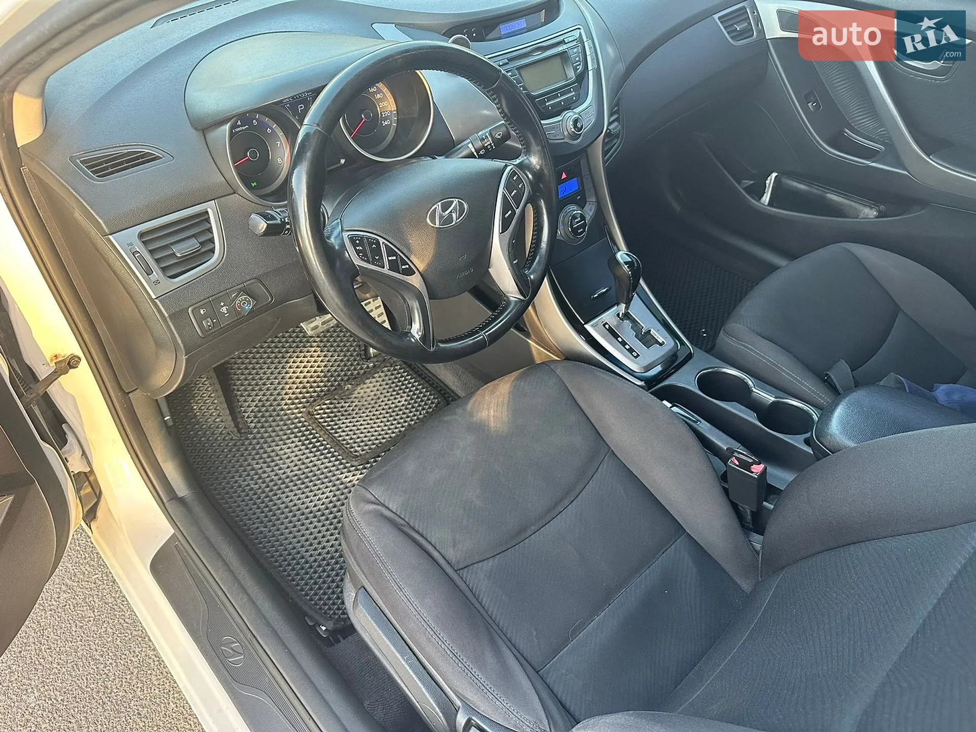 2013 Hyundai Elantra - мініатюра 6