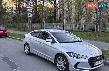Седан Hyundai Elantra 2017 в Софиевской Борщаговке