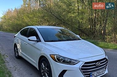 Седан Hyundai Elantra 2016 в Золочеве