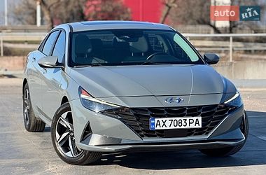 Седан Hyundai Elantra 2022 в Києві