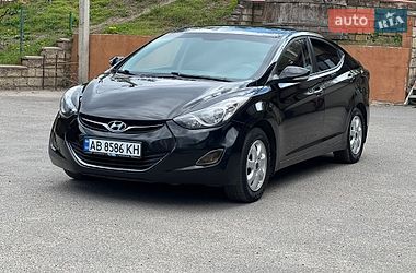 Седан Hyundai Elantra 2013 в Виннице