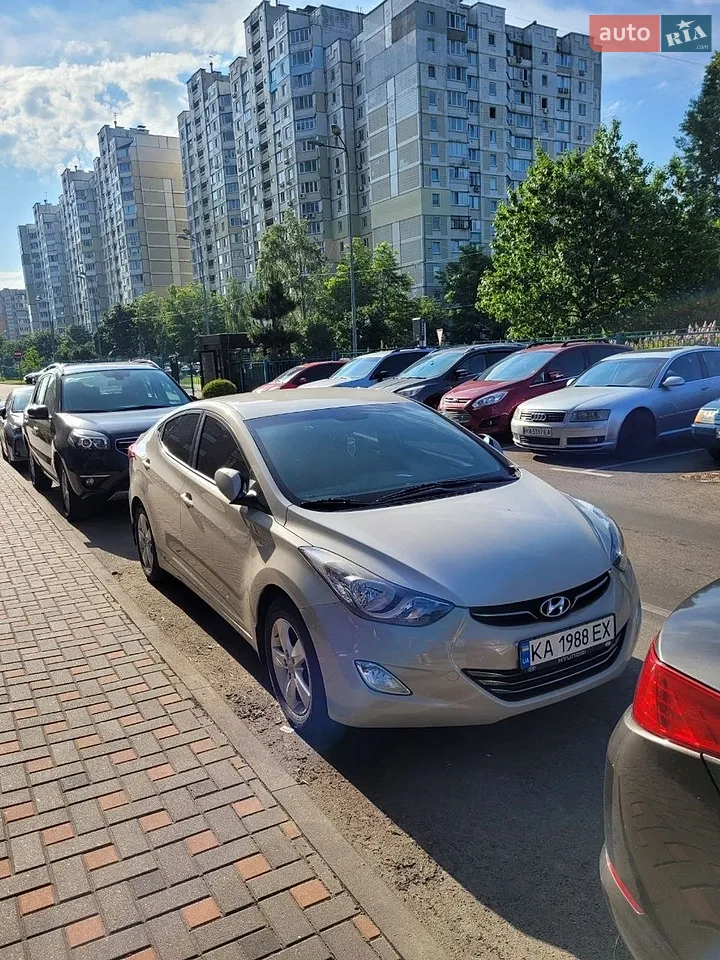 2013 Hyundai Elantra - мініатюра 23