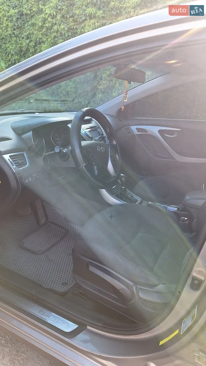 2014 Hyundai Elantra - мініатюра 11