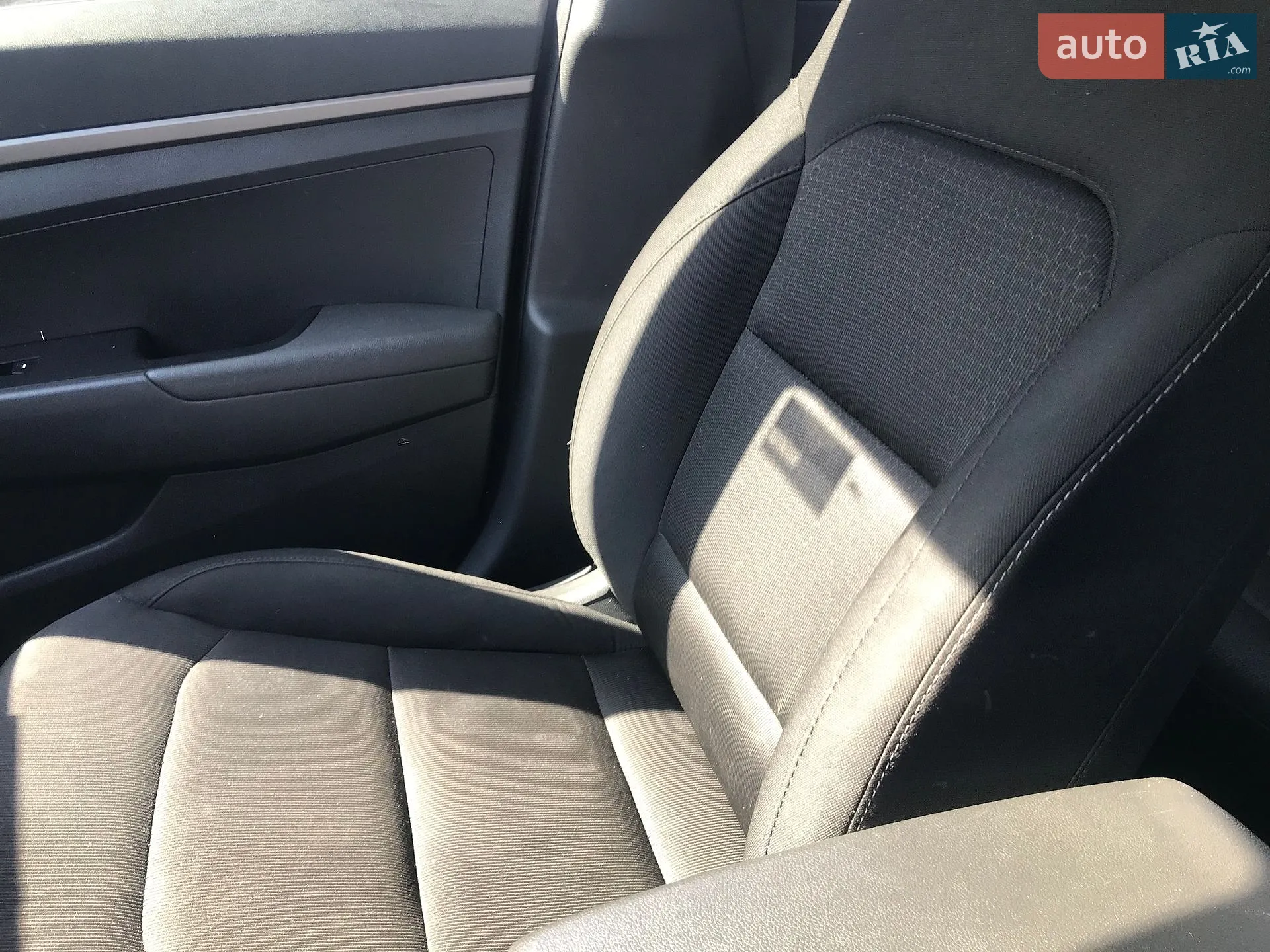 2018 Hyundai Elantra - мініатюра 9
