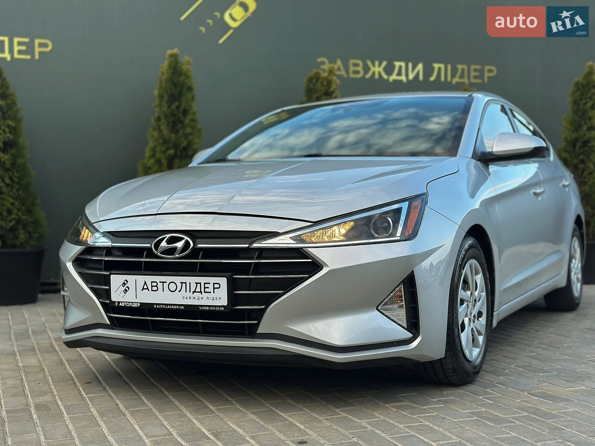 2019 Hyundai Elantra - мініатюра 13