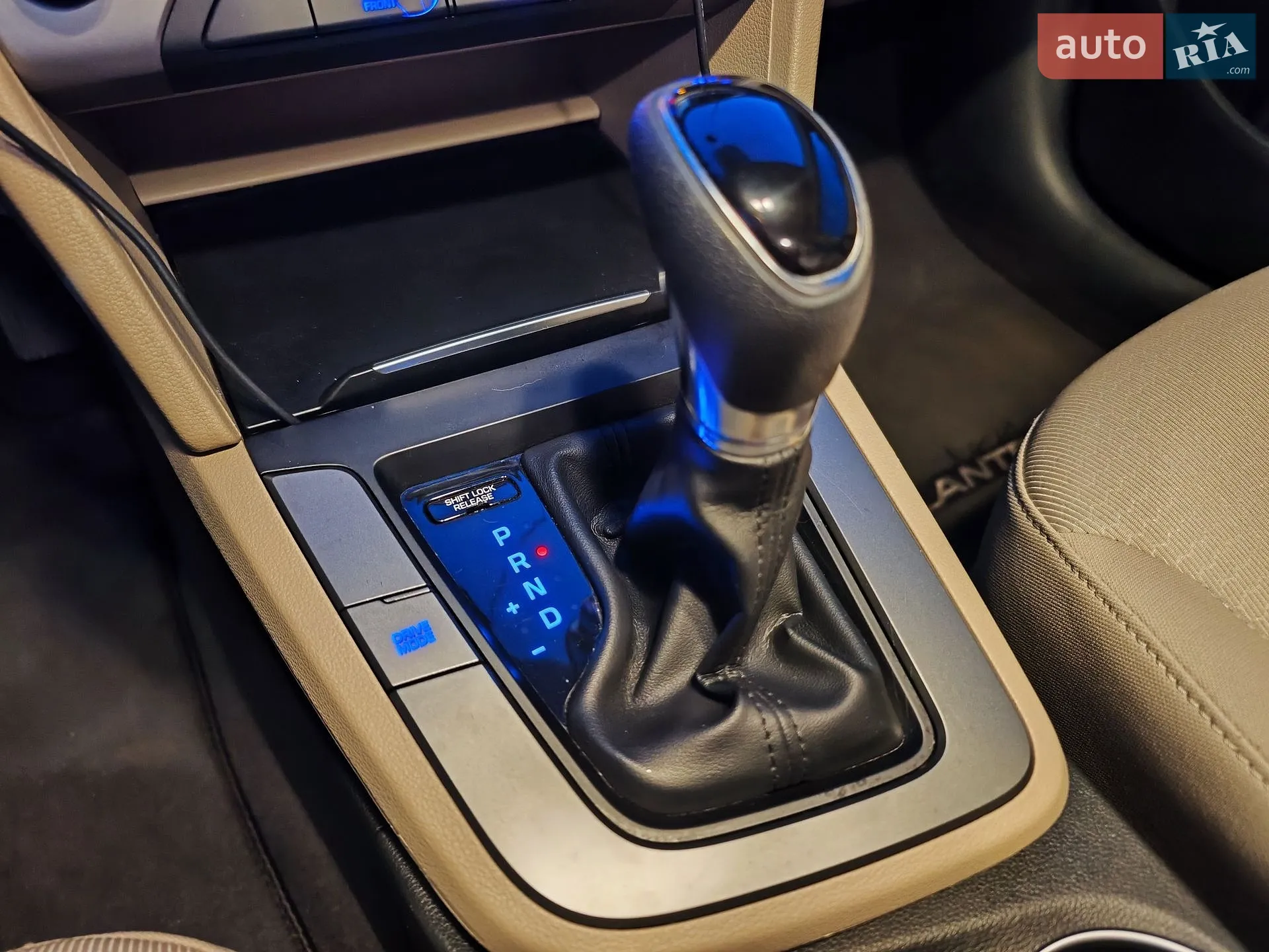 2016 Hyundai Elantra - мініатюра 25