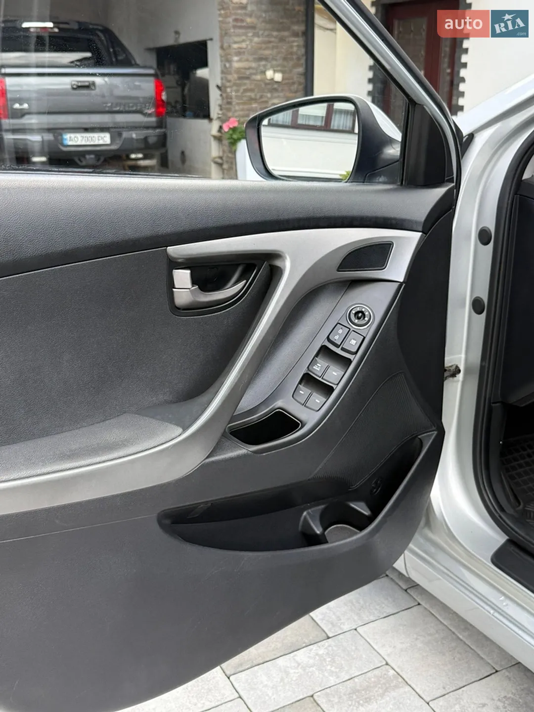 2011 Hyundai Elantra - мініатюра 12
