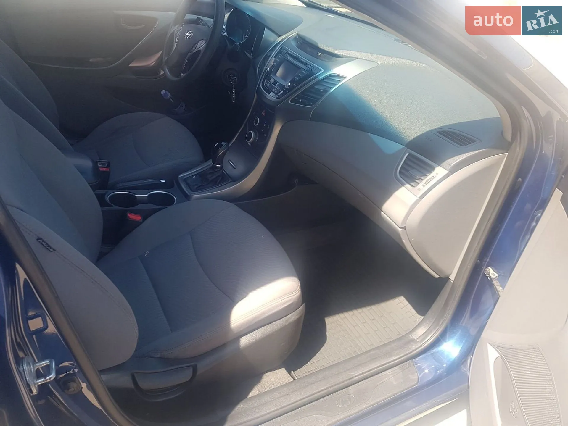 2015 Hyundai Elantra - мініатюра 8