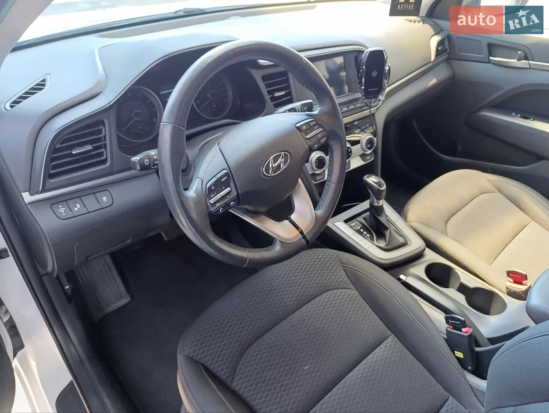 2020 Hyundai Elantra - мініатюра 21