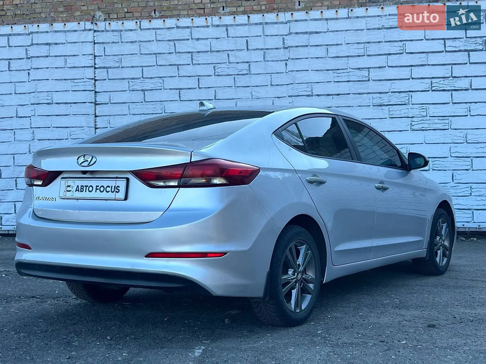 2016 Hyundai Elantra - мініатюра 8
