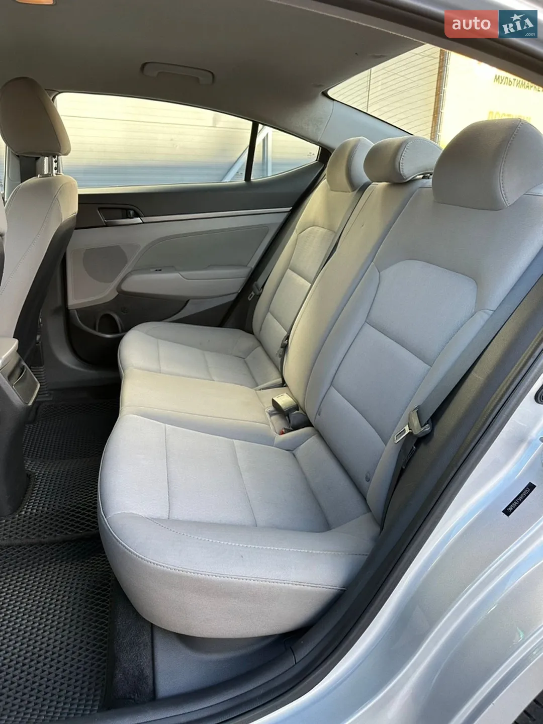 2017 Hyundai Elantra - мініатюра 23