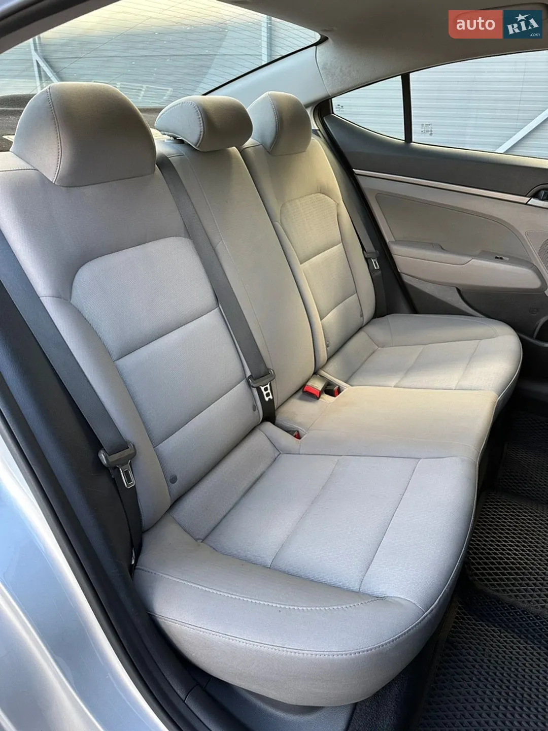 2017 Hyundai Elantra - мініатюра 30
