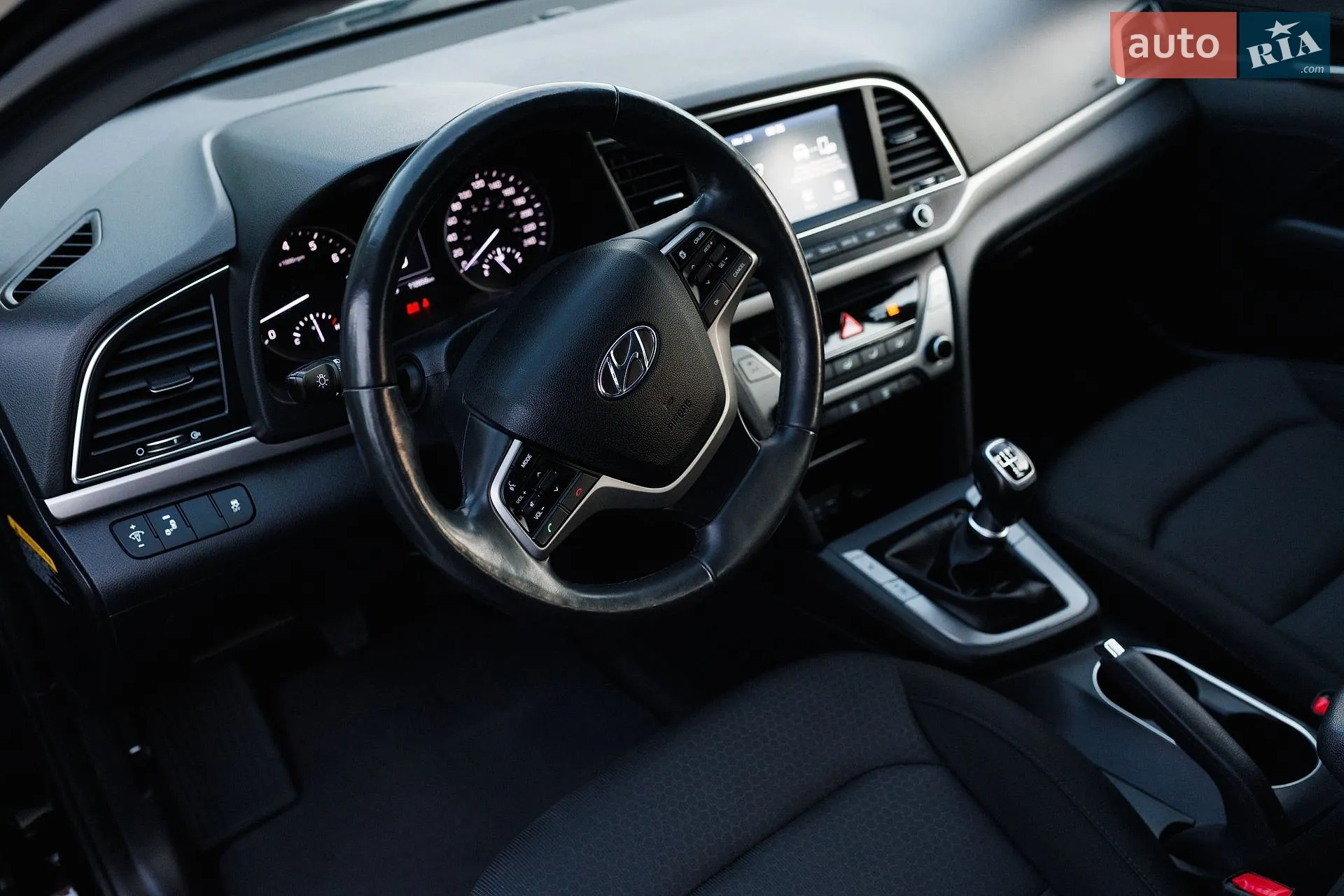 2018 Hyundai Elantra - мініатюра 19