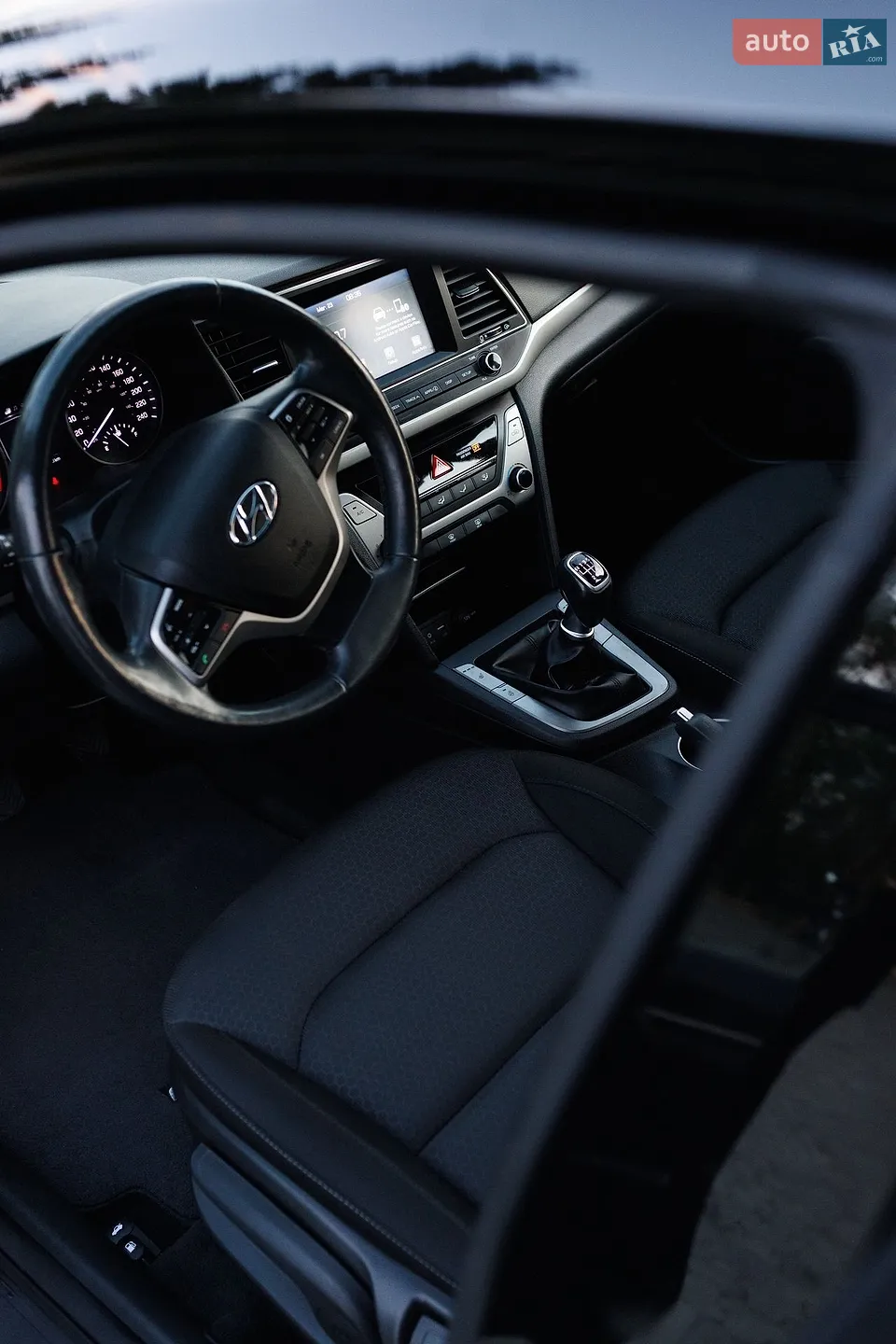 2018 Hyundai Elantra - мініатюра 21