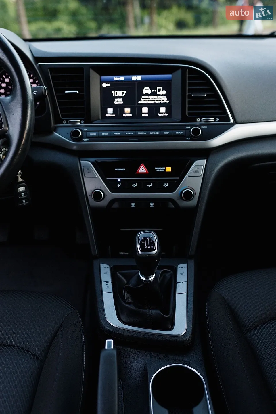 2018 Hyundai Elantra - мініатюра 25