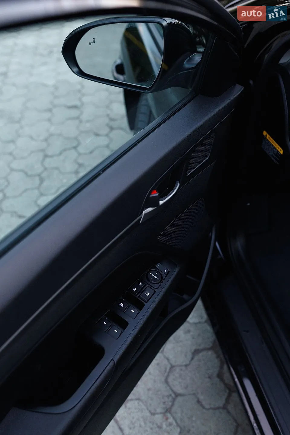 2018 Hyundai Elantra - мініатюра 28