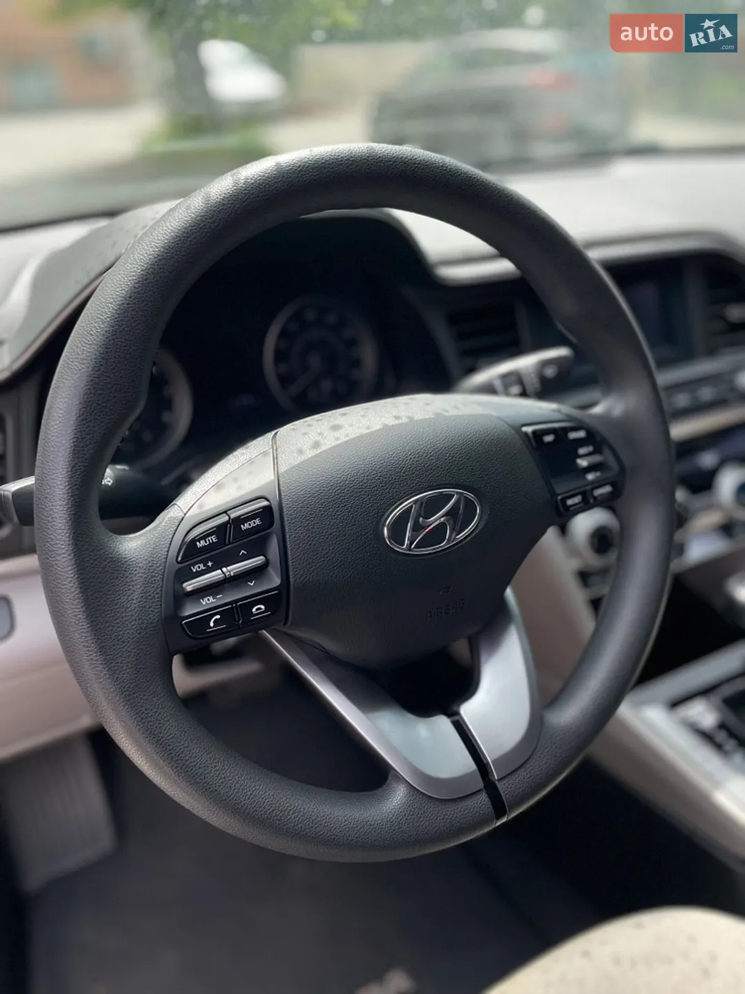 2019 Hyundai Elantra - мініатюра 17