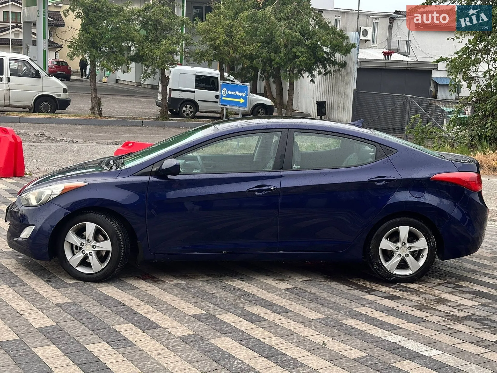 2013 Hyundai Elantra - мініатюра 2