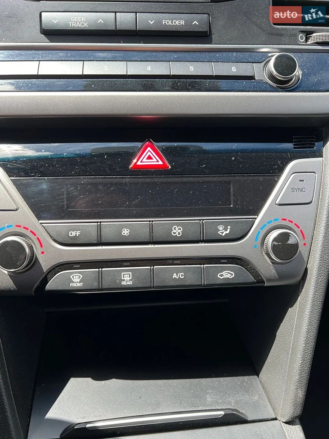 2018 Hyundai Elantra - мініатюра 29