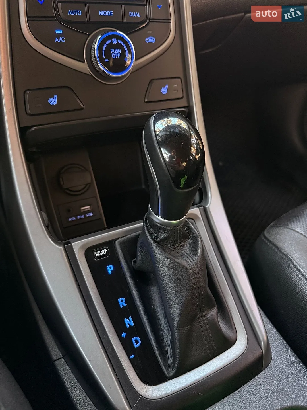 2015 Hyundai Elantra - мініатюра 21