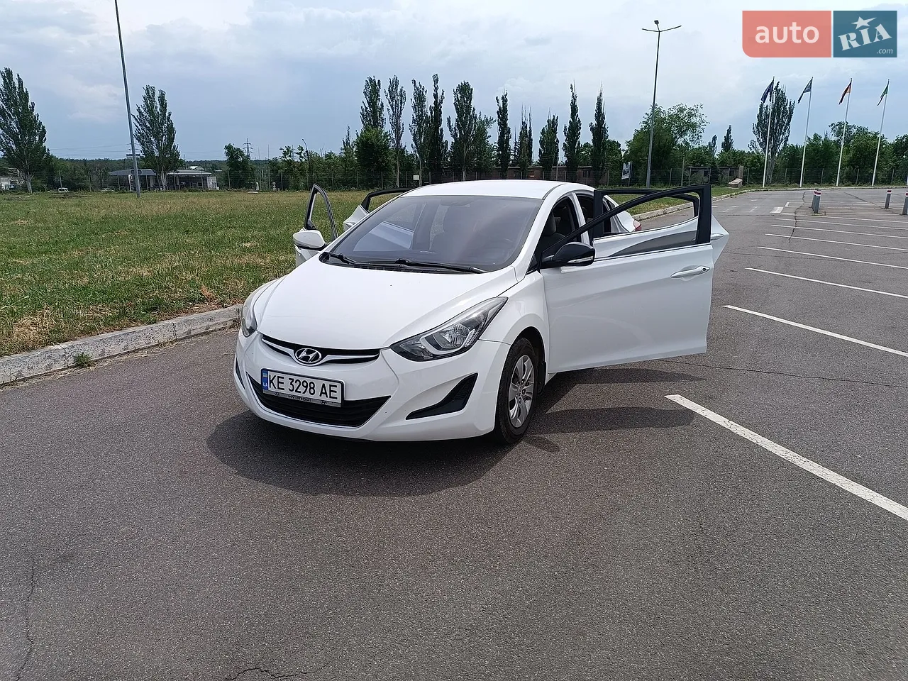 2013 Hyundai Elantra - мініатюра 17